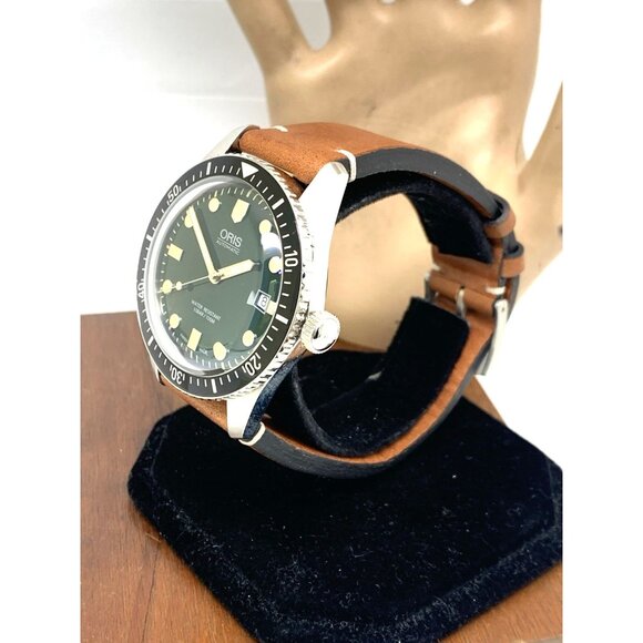 Oris Men's Watch 7720 Divers Sixty-Five Swiss Automatic Green Dial Brown Leather - Picture 2 of 15